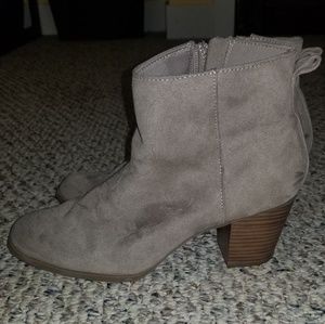 Grey boots